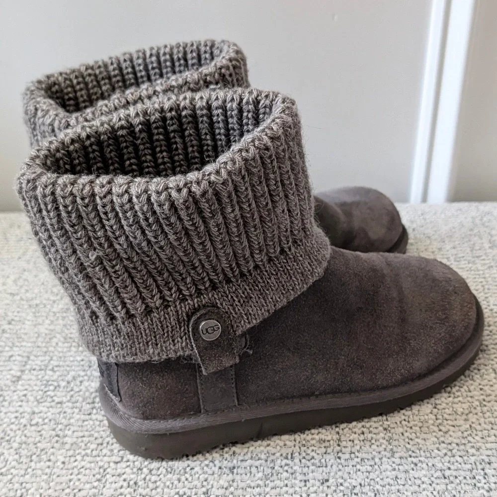 UGG Kids Classic Cuff Knit Suede Boots Dark Grey Charcoal Size 3 Y